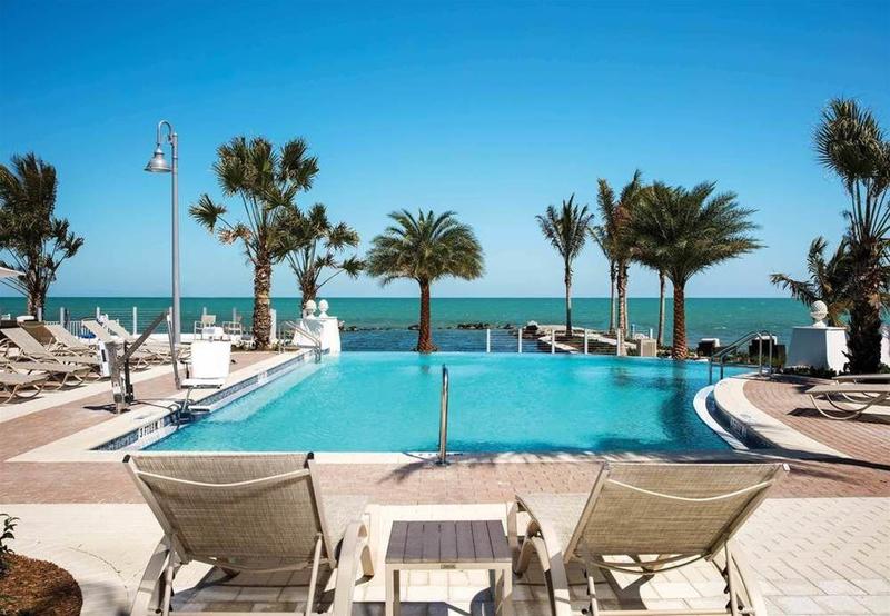 فندق Courtyard By Marriott Faro Blanco Resort