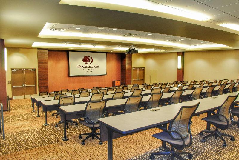 هتل Doubletree By Hilton Reading