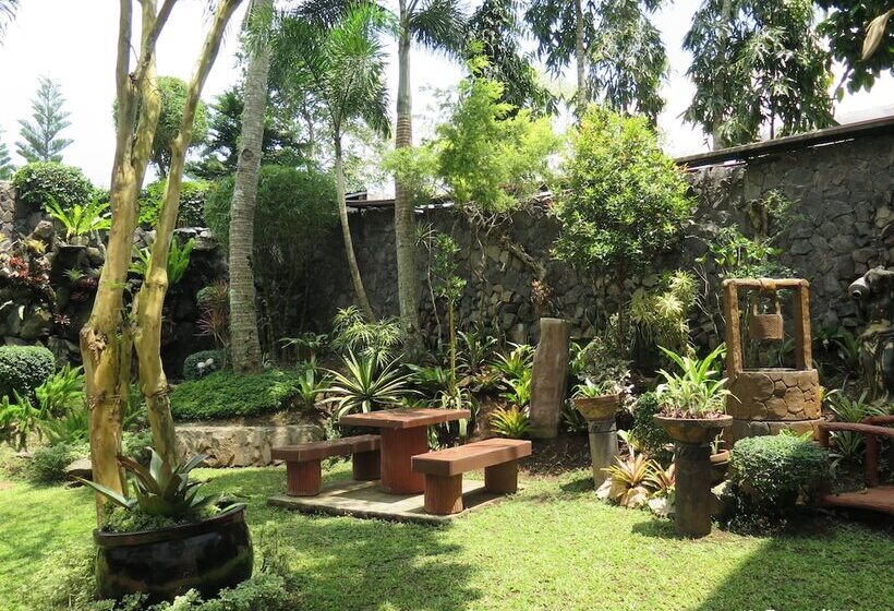 בית מלון כפרי Emiramona Garden