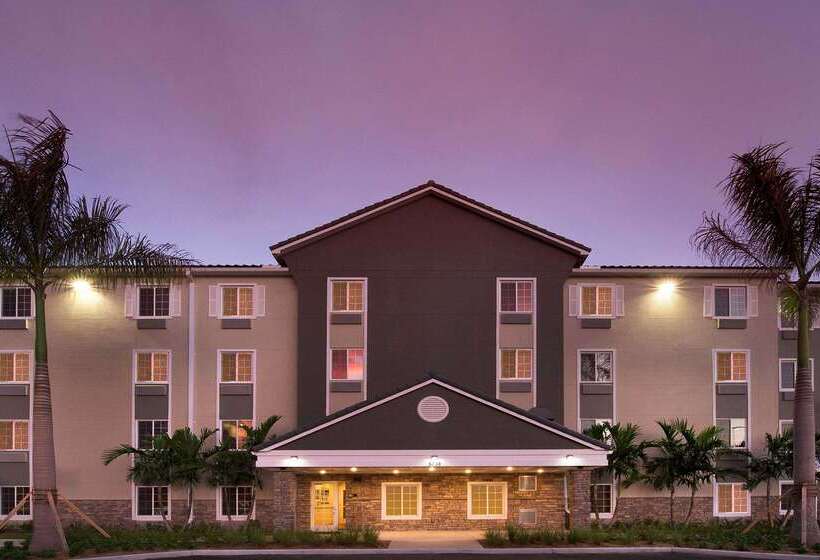 בית מלון כפרי Extended Stay America Select Suites  Fort Lauderdale  Airport  West