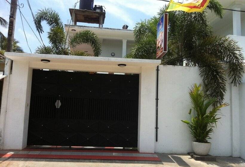 فندق Friends Guesthouse Negombo