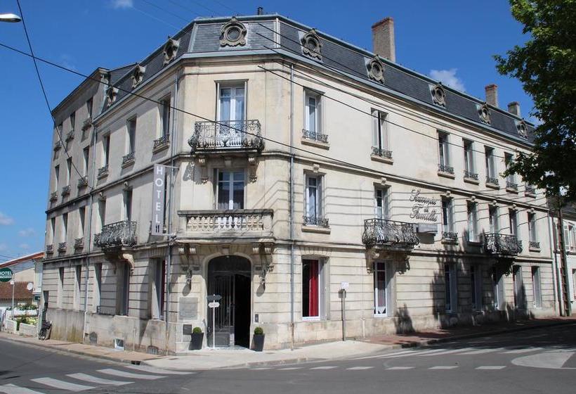 Отель Hôtel Souvenirs De Familles