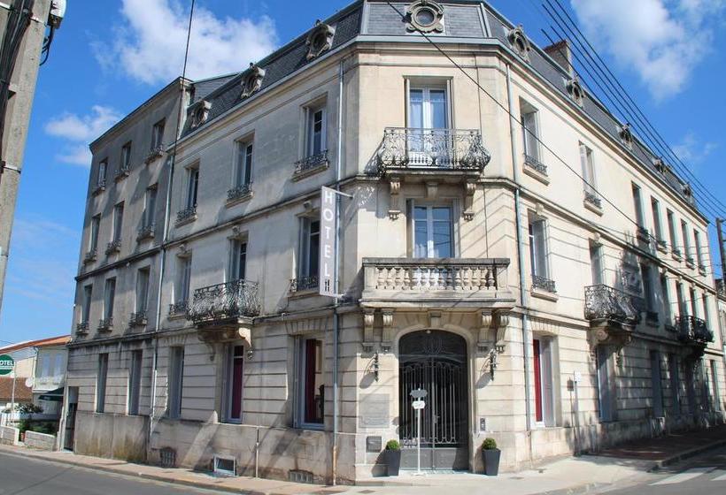 Отель Hôtel Souvenirs De Familles