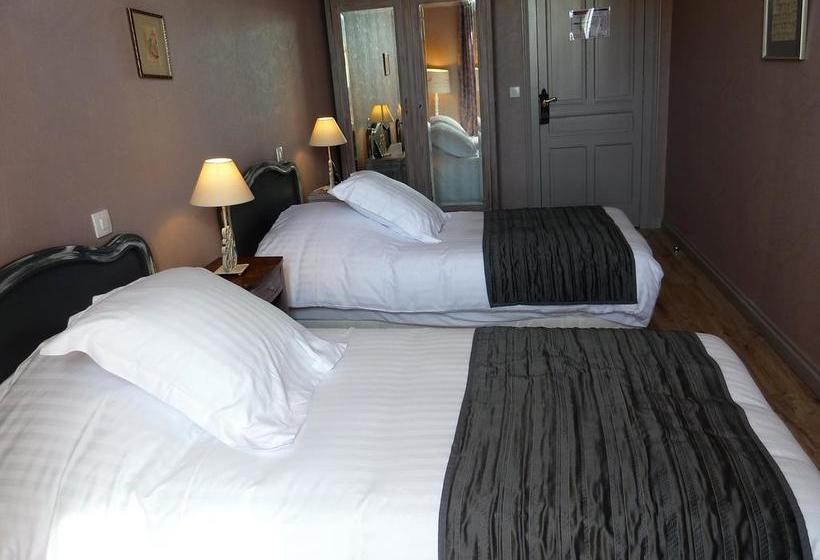 Отель Hôtel Souvenirs De Familles