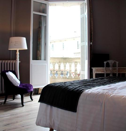 Отель Hôtel Souvenirs De Familles