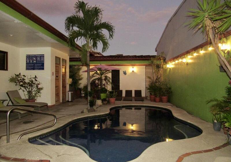 酒店 La Guaria Inn & Suites