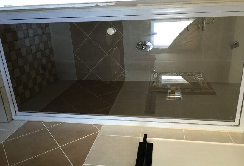 ホテル Leika Airport Lodge