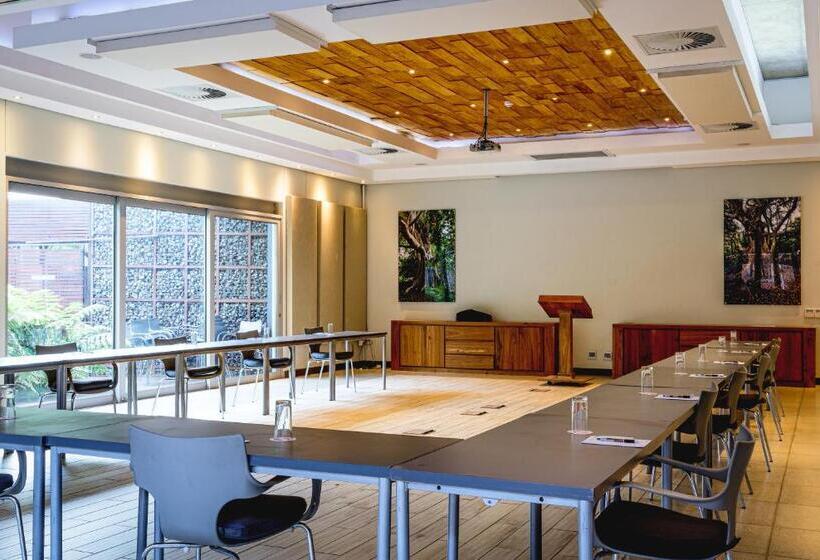 בית מלון כפרי Menlyn Boutique