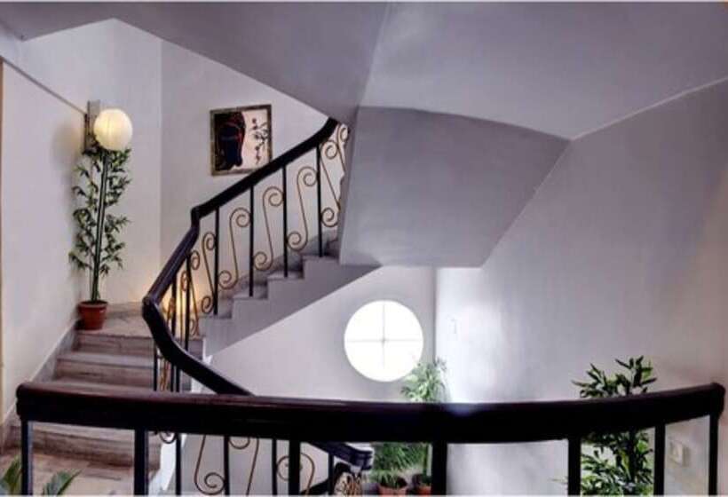 هتل Mount Embassy