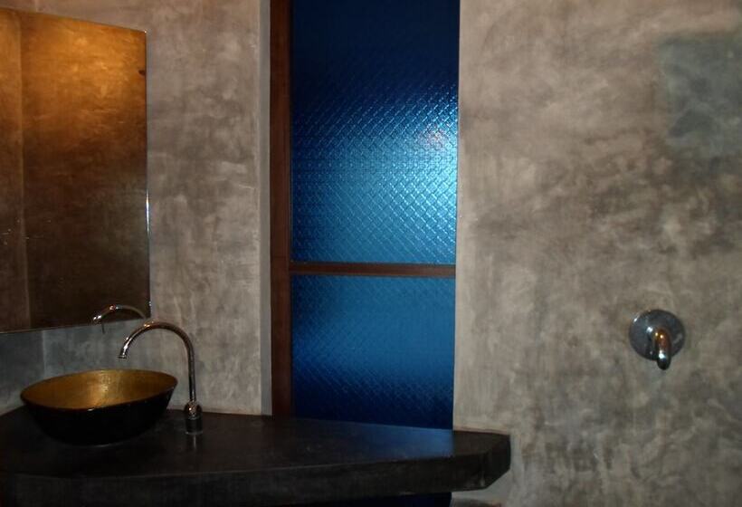 호텔 Naraya Riverside Resort