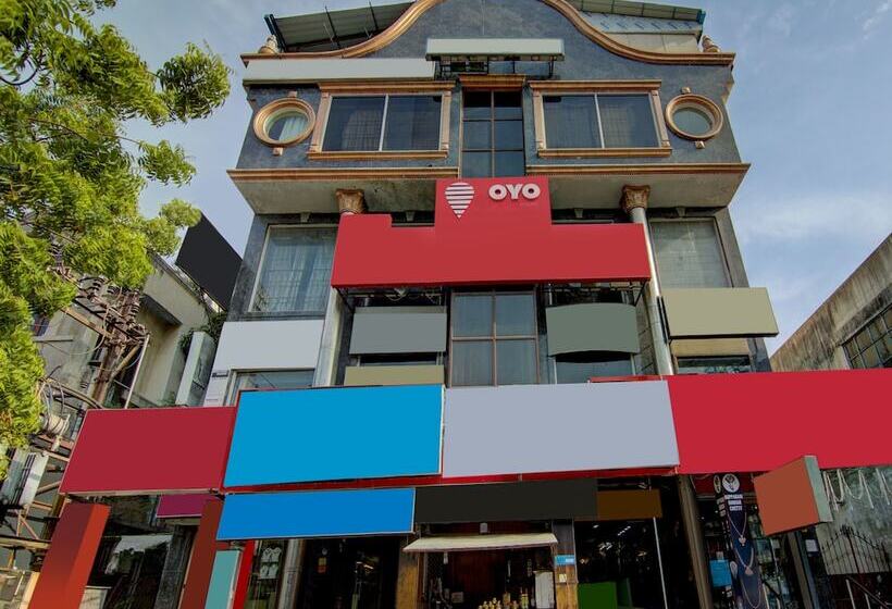 ホテル Oscar Regency