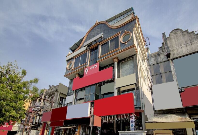 ホテル Oscar Regency