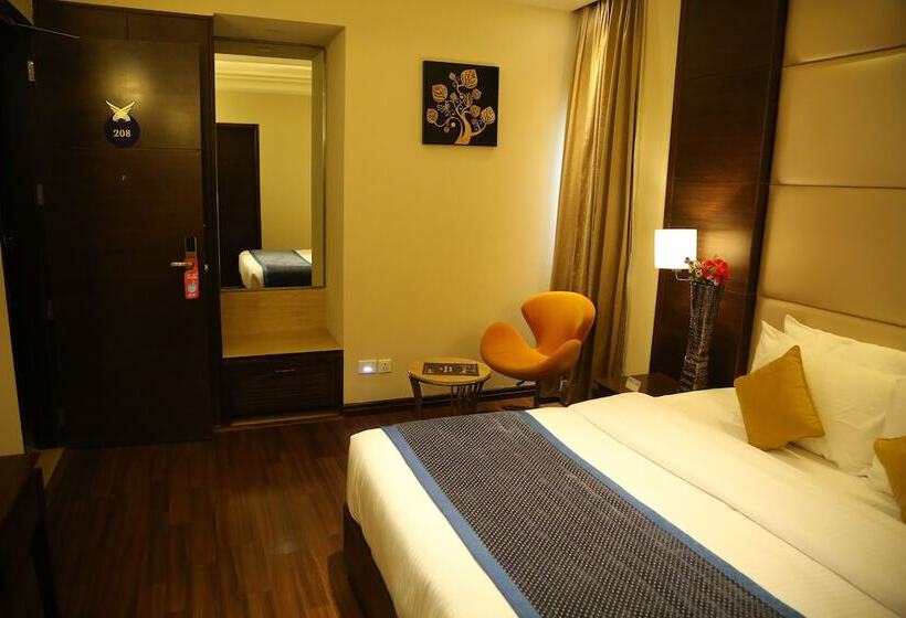 ホテル Oscar Regency