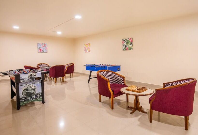 هتل Poppys Pleasant Stay