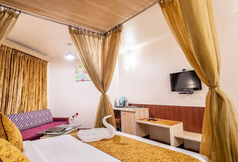 هتل Poppys Pleasant Stay