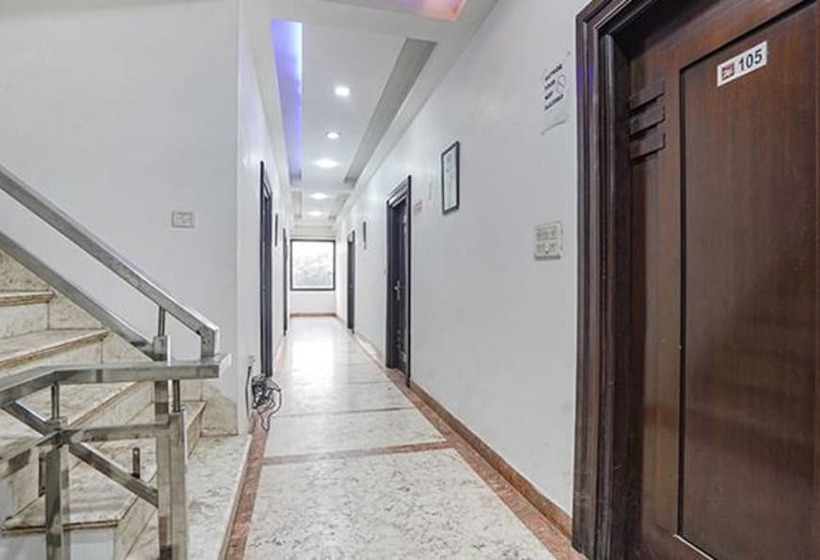 ホテル Fabexpress Taj Prince