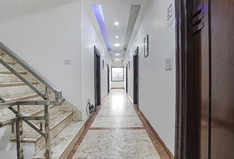 ホテル Fabexpress Taj Prince