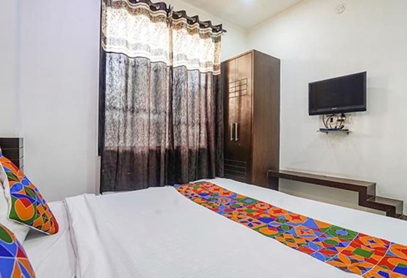 ホテル Fabexpress Taj Prince