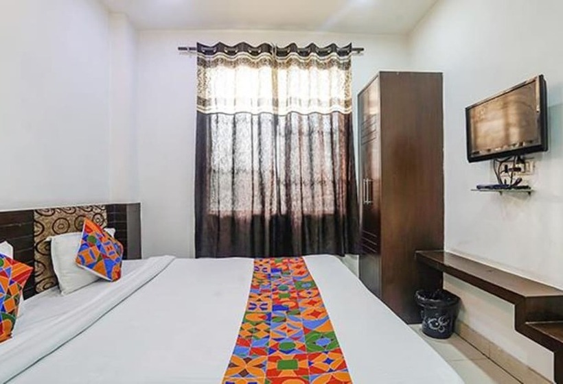 ホテル Fabexpress Taj Prince