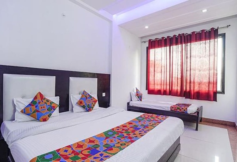 ホテル Fabexpress Taj Prince