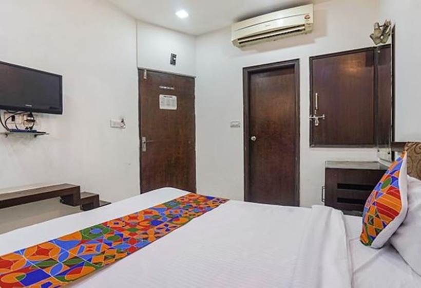 ホテル Fabexpress Taj Prince