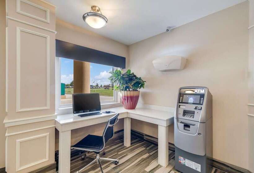 בית מלון כפרי Quality Inn & Suites