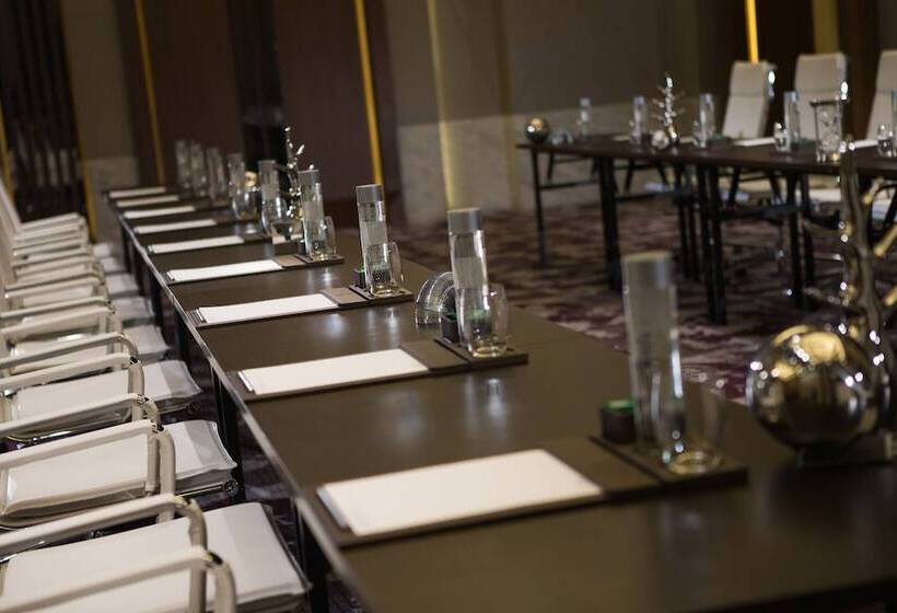 Отель Renaissance Suzhou Wujiang