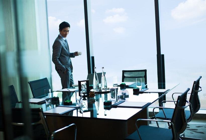 Отель Renaissance Suzhou Wujiang