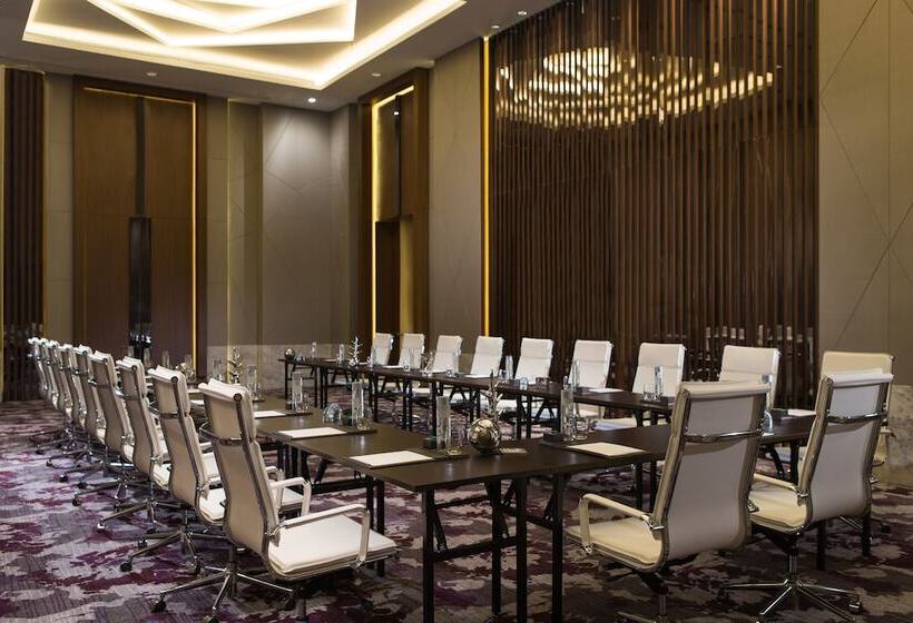 Отель Renaissance Suzhou Wujiang