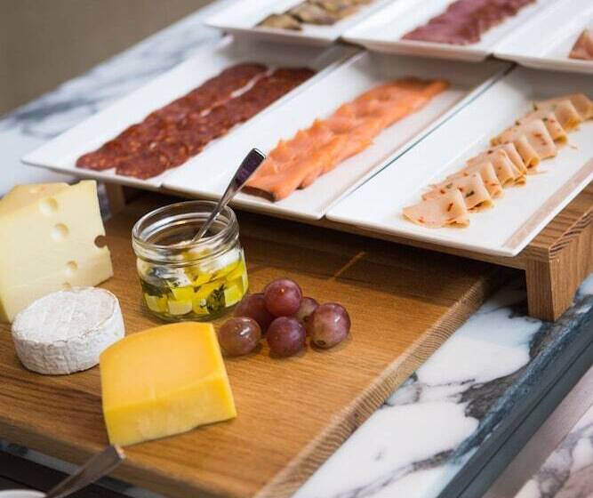 Отель Renaissance Suzhou Wujiang