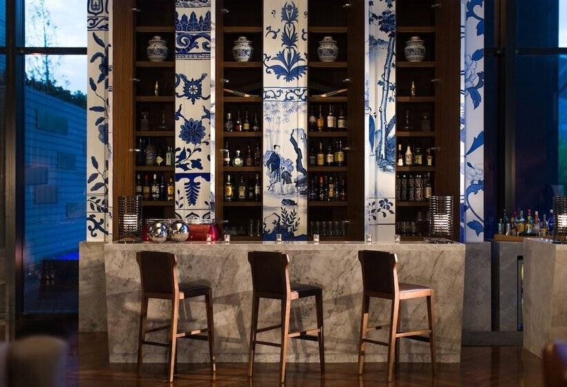 Отель Renaissance Suzhou Wujiang