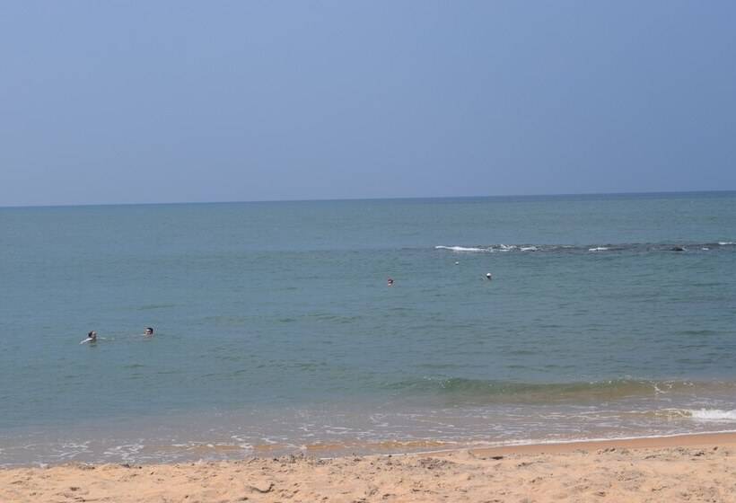 בית מלון כפרי Sanmali Beach