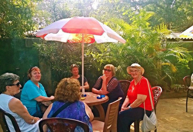 Отель Sigiri Holiday Inn