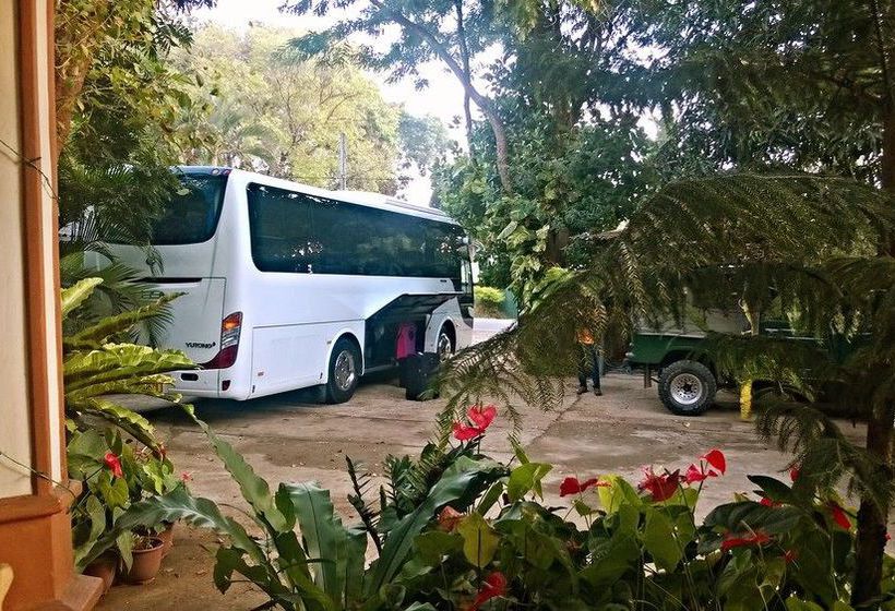 Отель Sigiri Holiday Inn