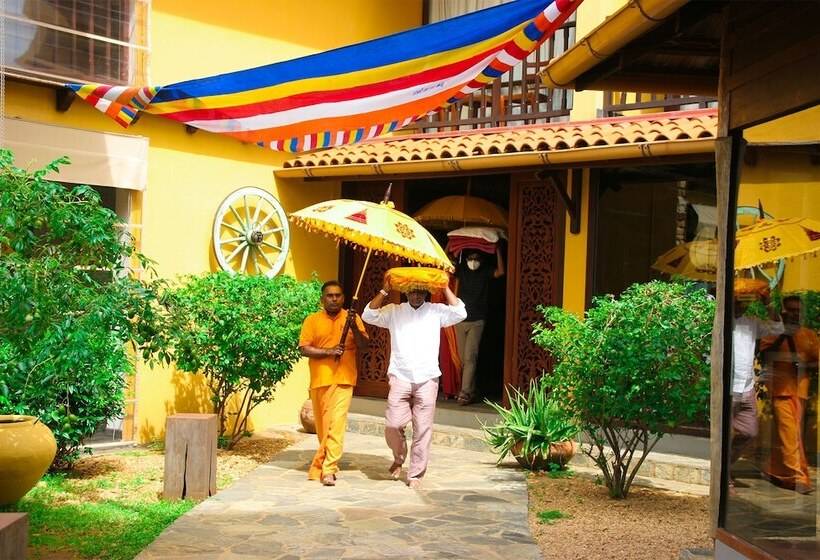 Отель Thaulle Ayurveda Resort   Yala