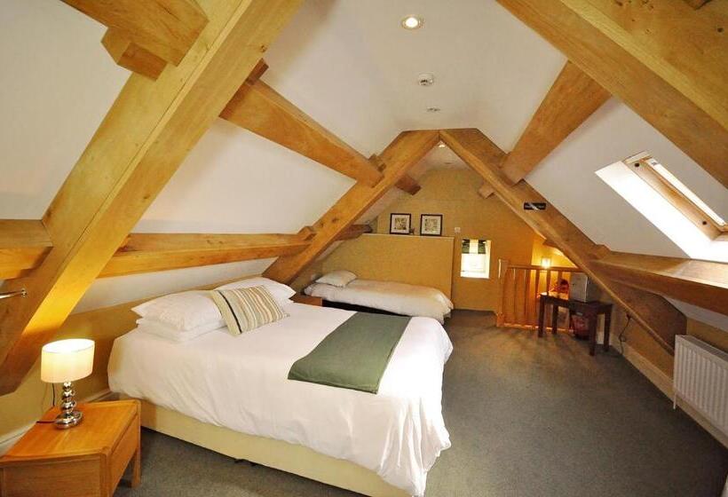 בית מלון כפרי The Castle