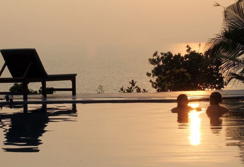 هتل The Eco, The Poolside Beach Retreat