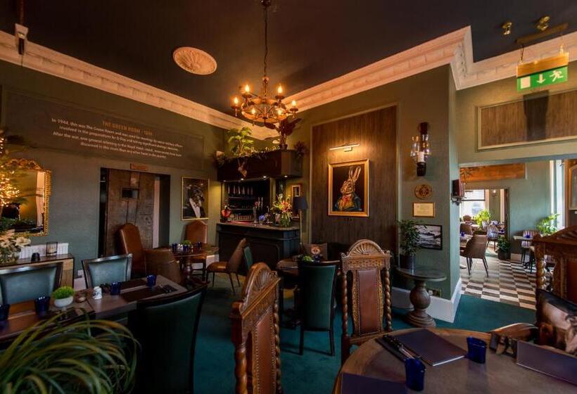 בית מלון כפרי The Royal