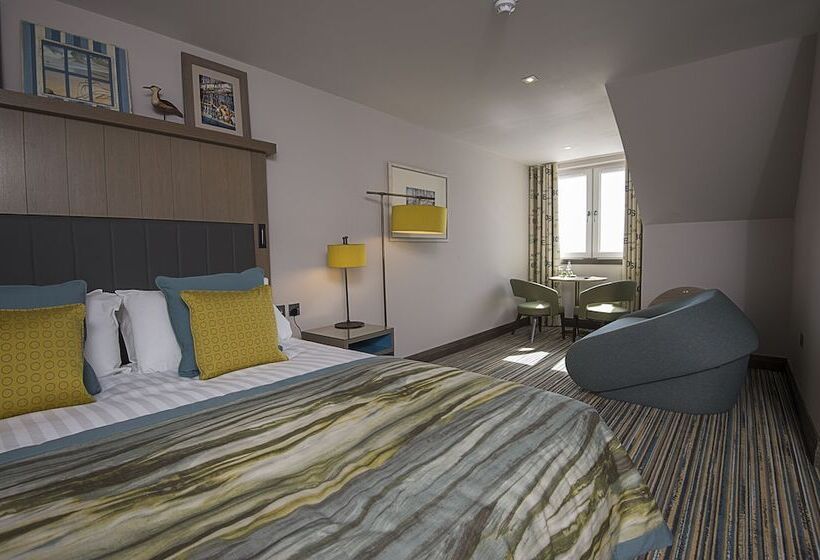 בית מלון כפרי The Waterside