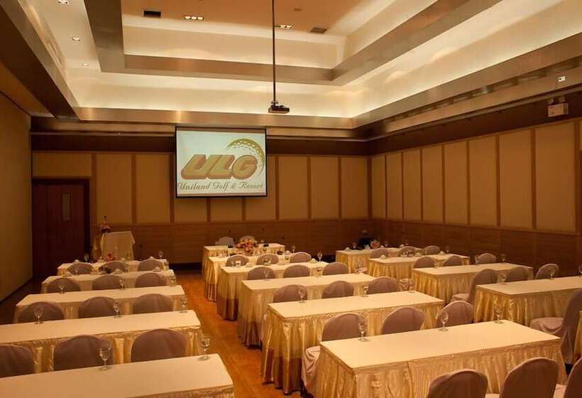 호텔 Uniland Golf & Resort