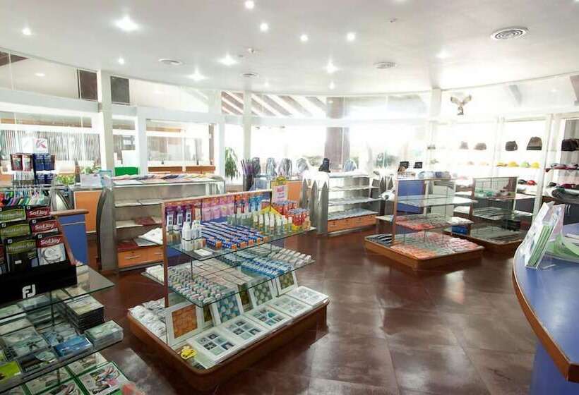 호텔 Uniland Golf & Resort