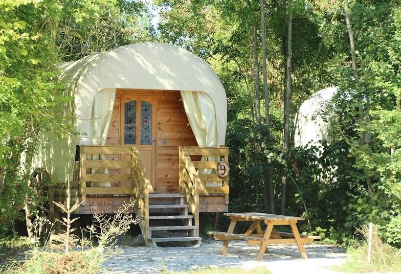 בית מלון כפרי Western City