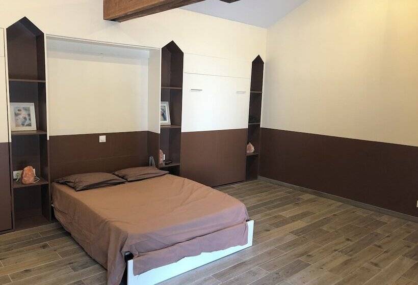 בית מלון כפרי Western City