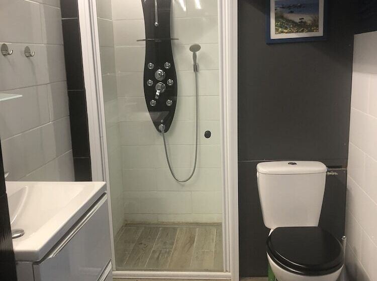 בית מלון כפרי Western City