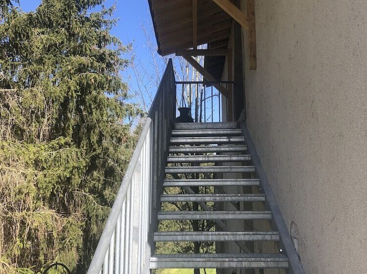 בית מלון כפרי Western City