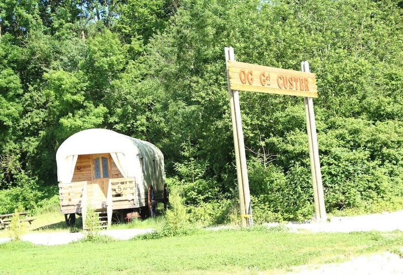 בית מלון כפרי Western City