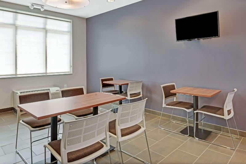 Microtel Inn & Suites By Wyndham Philadelphia Airport Ridley Park