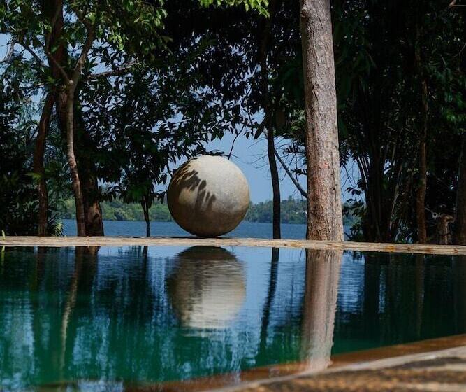 Mo River House Luxury Villa