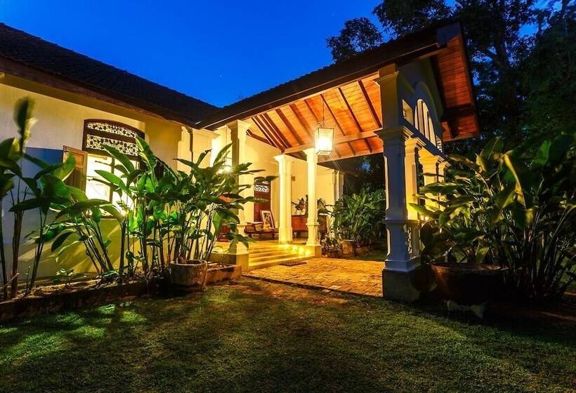 Mo River House Luxury Villa