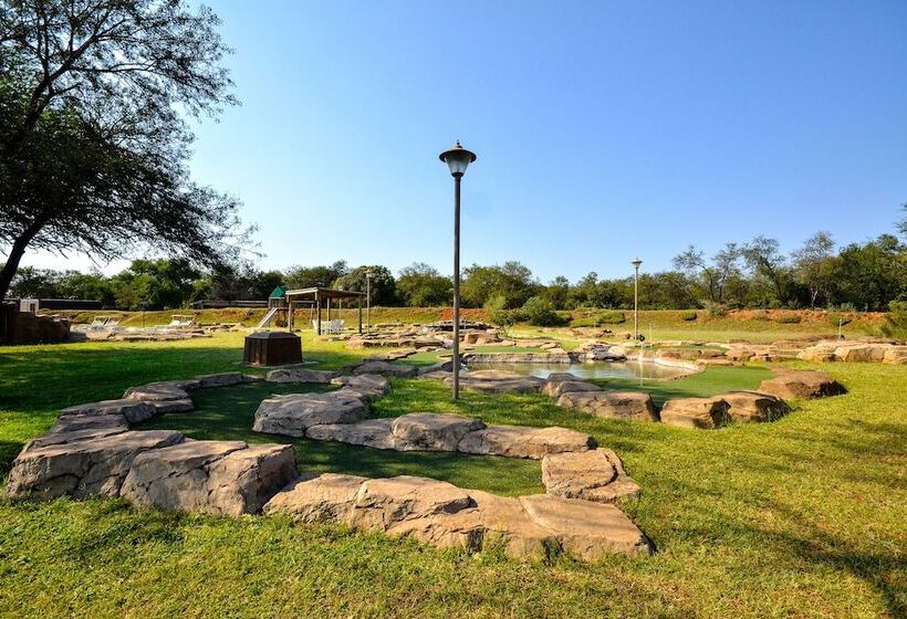 Monomotapa Village At Legend Golf & Safari Resort